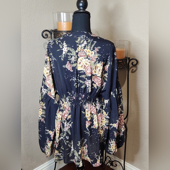 Suzanne Betro Black/Pink Floral Long Sleeve Blouse W/Cinched Waist. Size XL. NWT - Picture 2 of 6
